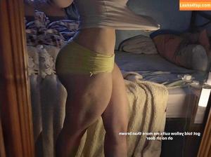 1mhiding photo #0001