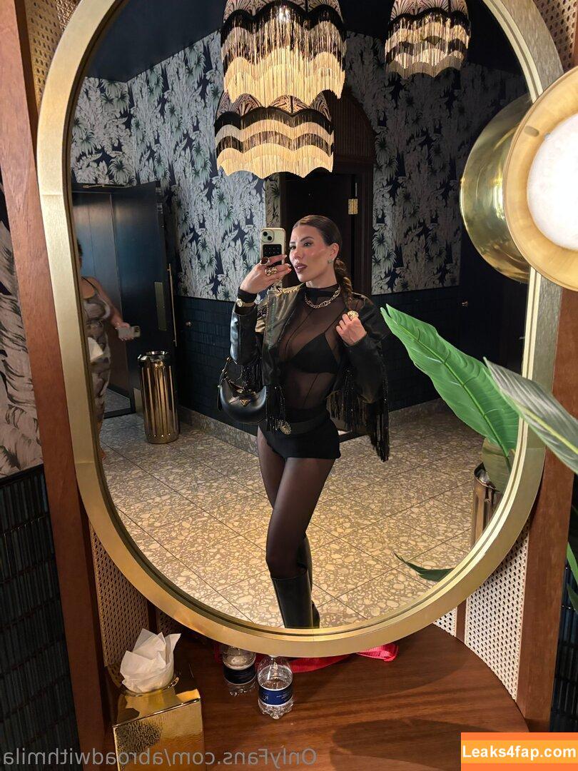 abroadwithmila / mila_travels_blog leaked photo photo #0099