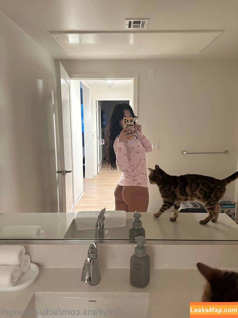 actuallyangel / actuallyangell_ leaked photo photo #0007