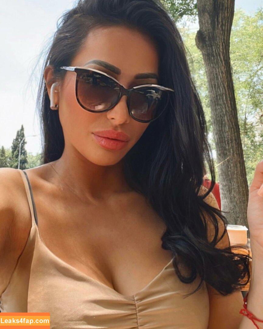 Adriana Meran / Adrianameran / _adrianameran_ / https: leaked photo photo #0040
