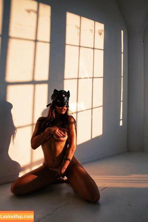 Aidra Fox photo #0016