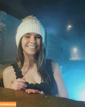 Alana ASMR photo #0009