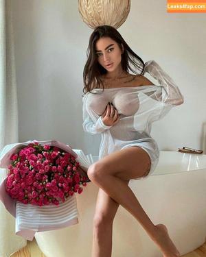 Alena Omovych photo #0142