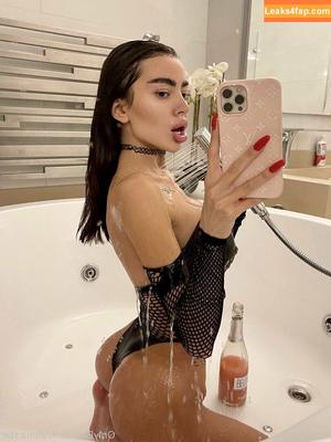 Alena Omovych photo #0167