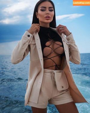 Alena Omovych photo #0361