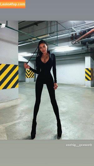 Alena Omovych photo #0413