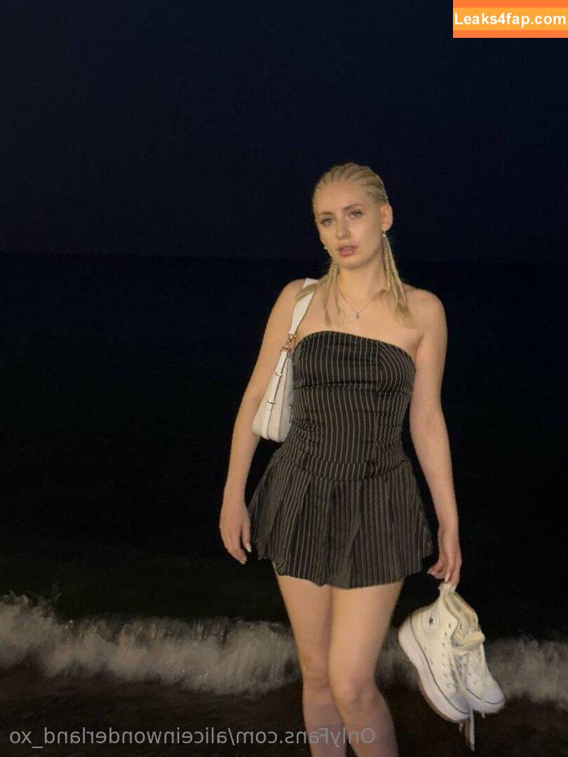 aliceinwonderland_xo / aliceinwonderland_xo1 leaked photo photo #0153