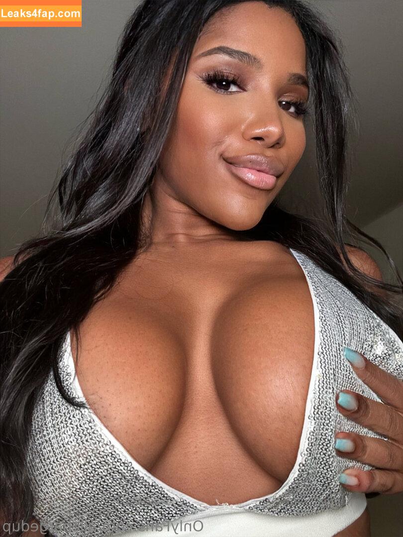 Allchargedup / Ashley Christen / sashafoxyy / toned_ash leaked photo photo #0067