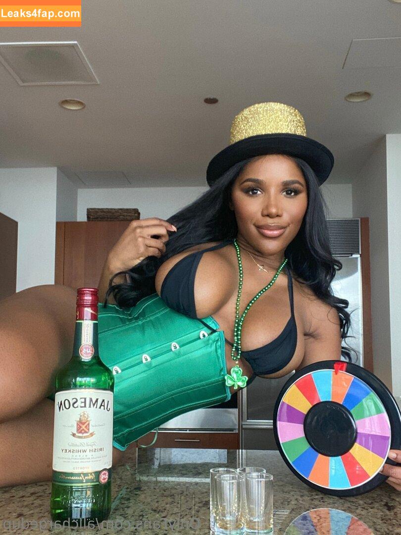 Allchargedup / Ashley Christen / sashafoxyy / toned_ash leaked photo photo #0093