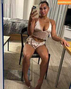 Amber Chuter Rose/ footprincessx2 photo #0001