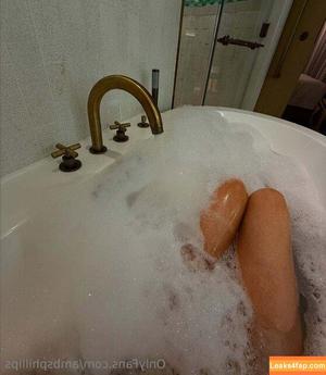 Amber Phillips photo #0006