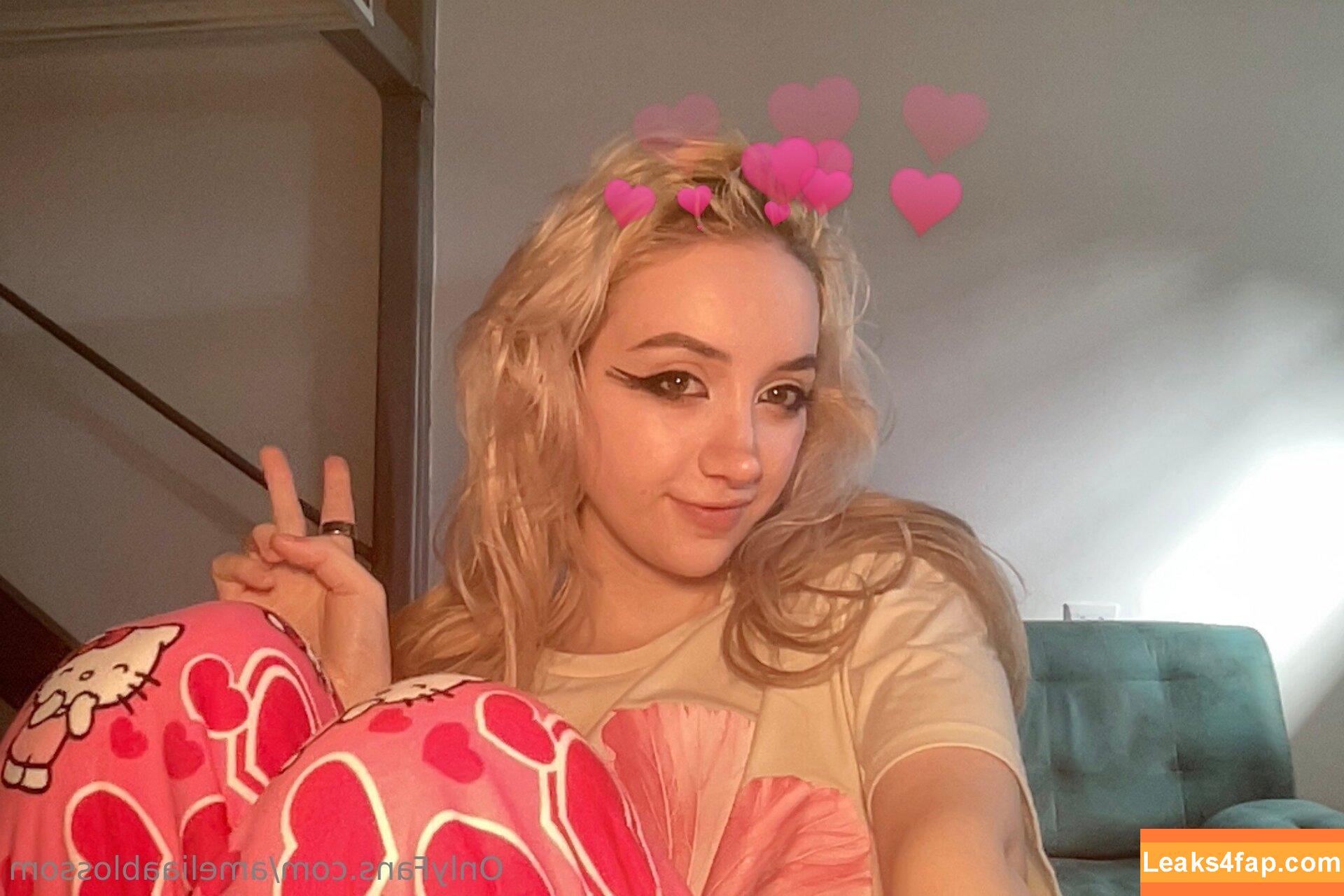 ameliaablossom /  leaked photo photo #0002