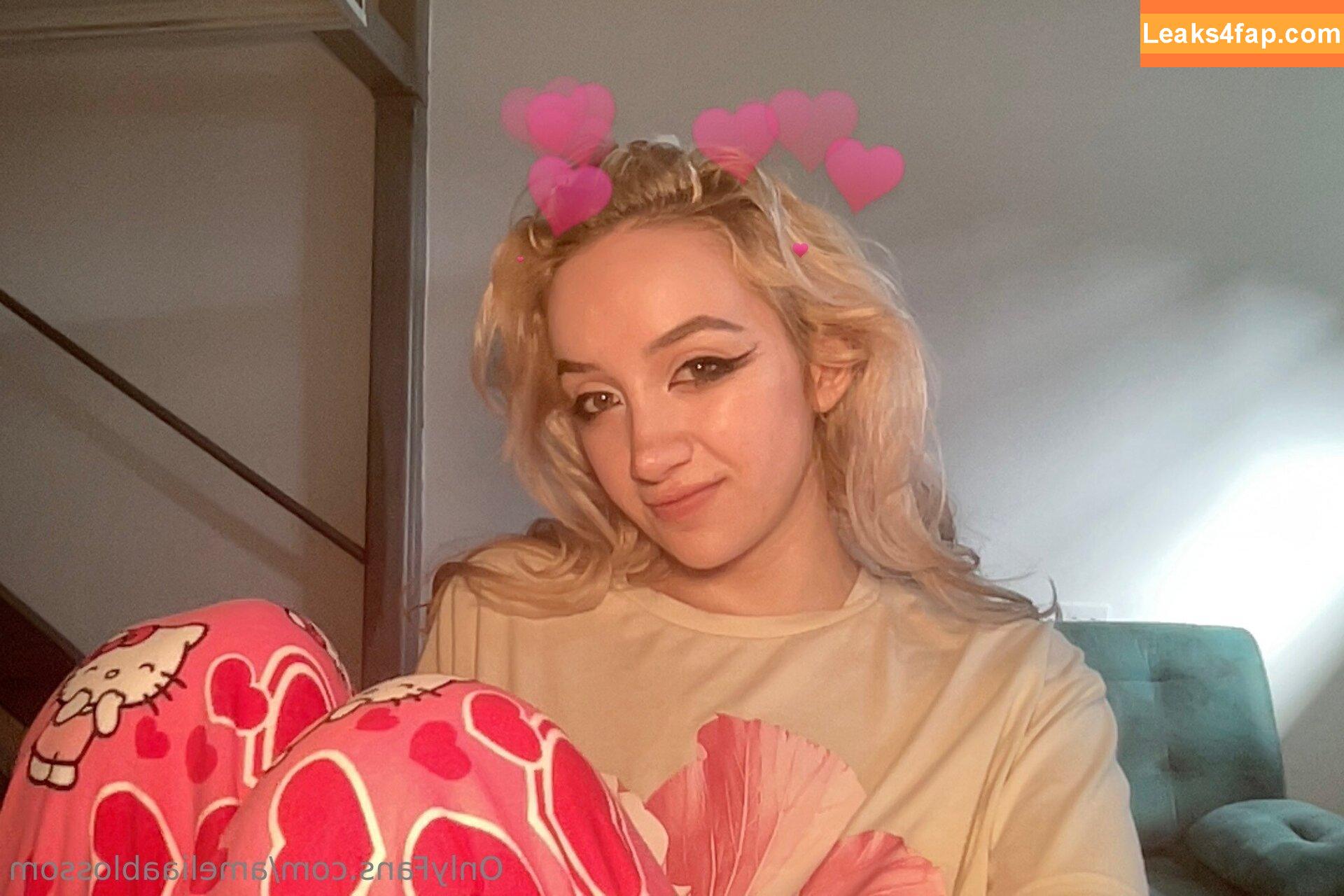 ameliaablossom /  leaked photo photo #0003
