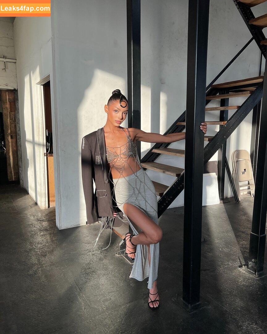 Anais Martin / anais.martin / official.anaiis leaked photo photo #0003