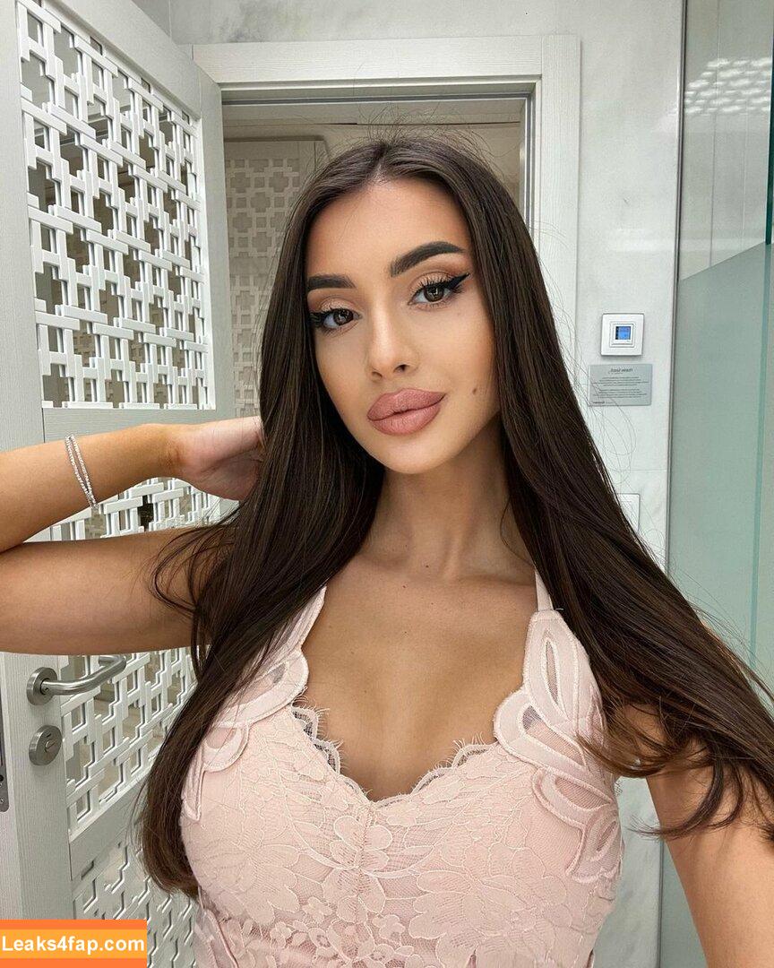 andreeaistratem / Andreea Istrate / andreea_andreea.09 leaked photo photo #0009