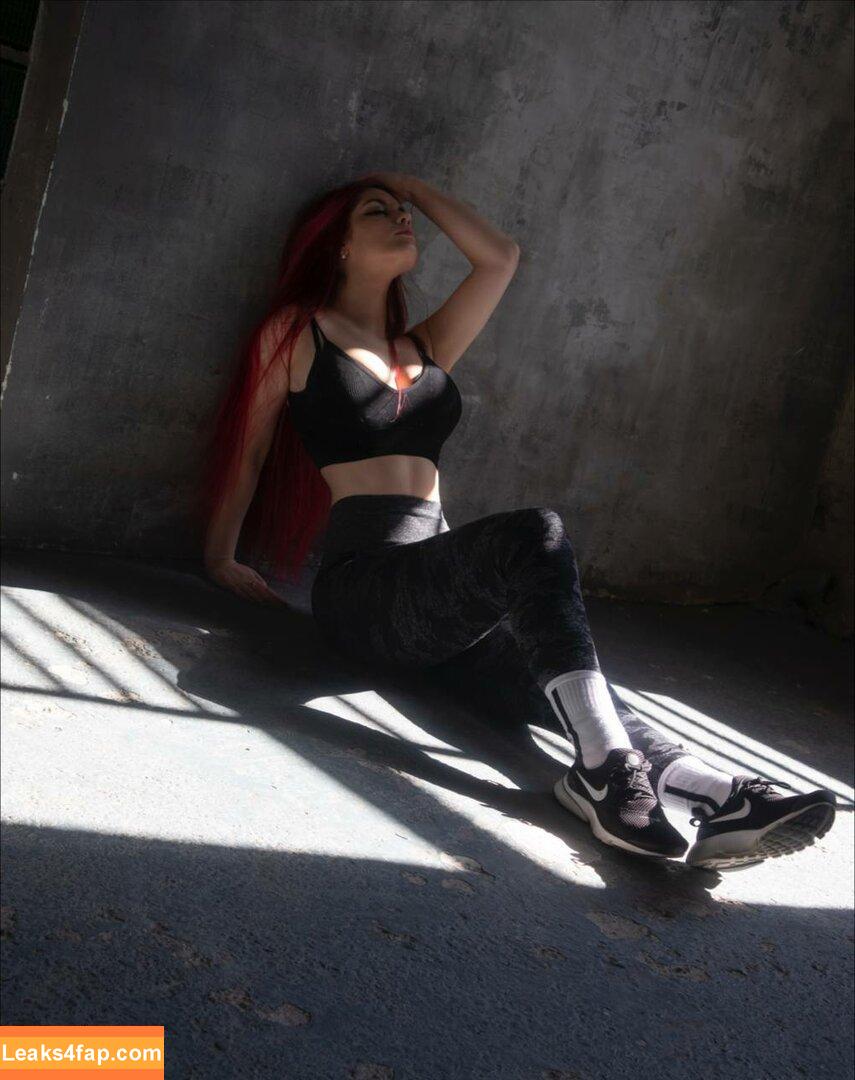 Angie Strelnikova / Angie Cosplay / PlaySafeee / roga na noge / roga_na_noge leaked photo photo #0156