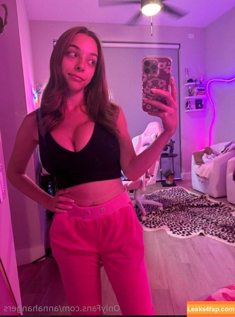 annahangers /  leaked photo photo #0025