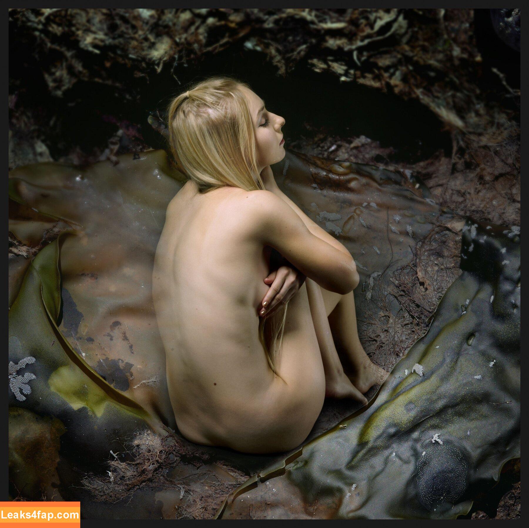 Antonia Schreiter / anto_nia._ leaked photo photo #0022