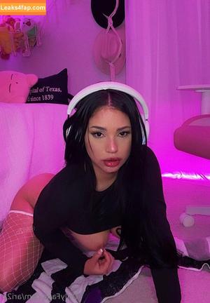 Ari2b photo #0036