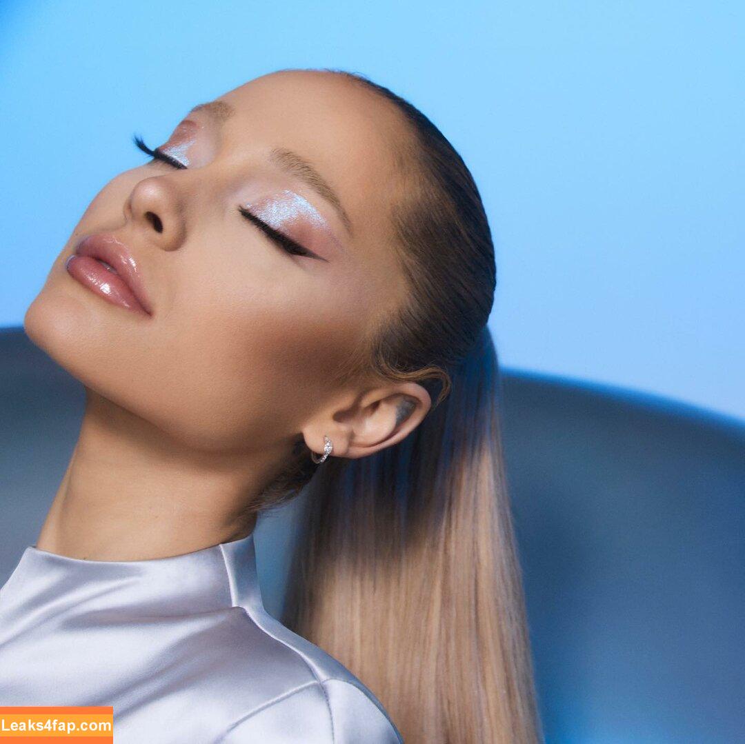 Ariana Grande / arianagrande / arianaxgrande слитое фото фото #0072