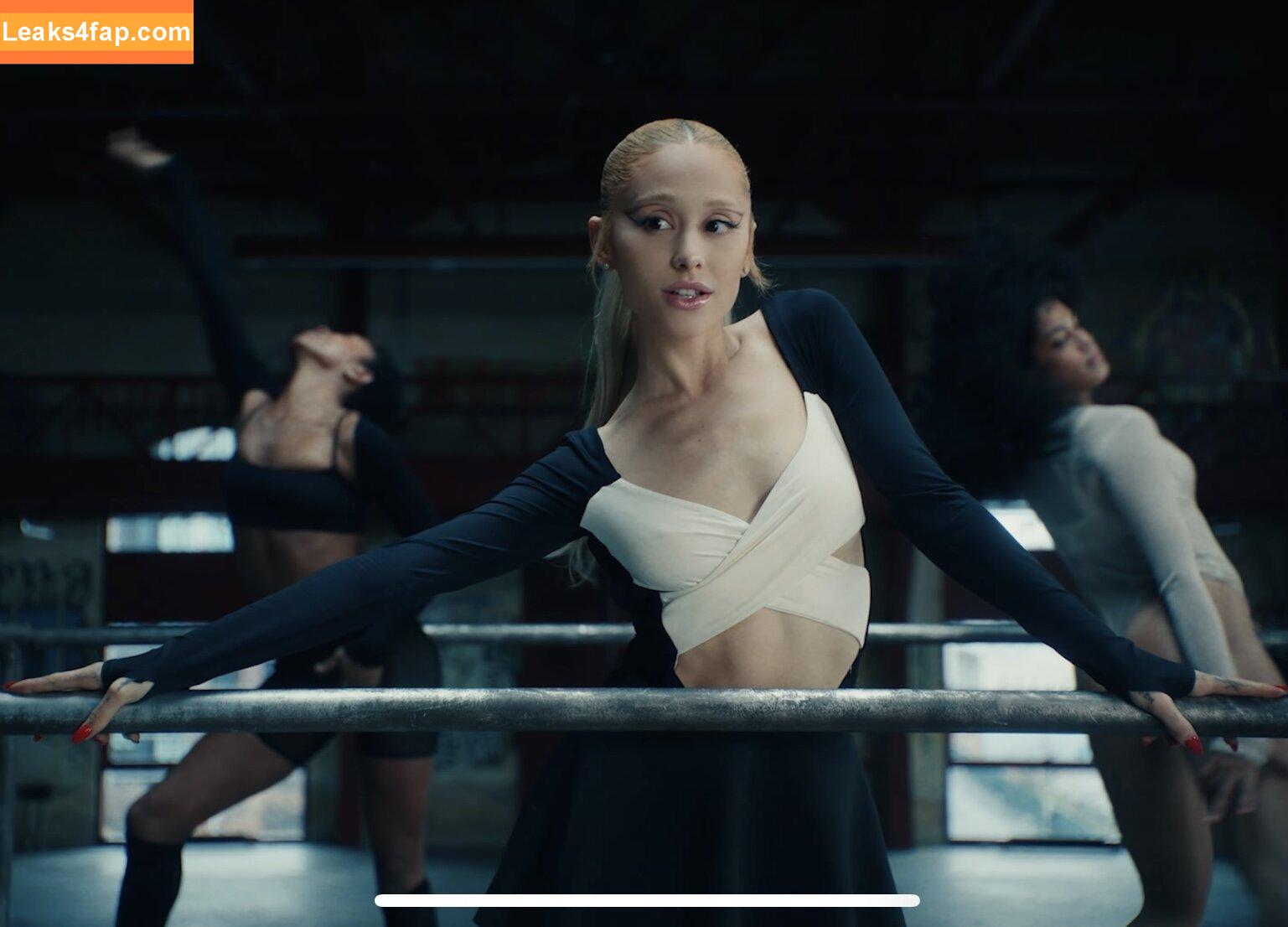 Ariana Grande / arianagrande / arianaxgrande слитое фото фото #0667