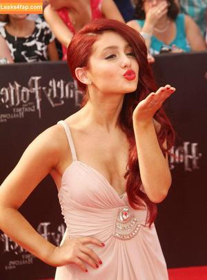 Ariana Grande photo #0352