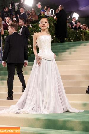 Ariana Grande photo #0406