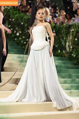 Ariana Grande photo #0413