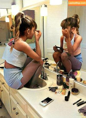 Ariana Grande photo #0704