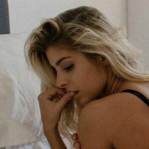 ashley-dickerson / ashleymariedickerson leaked photo photo #0002