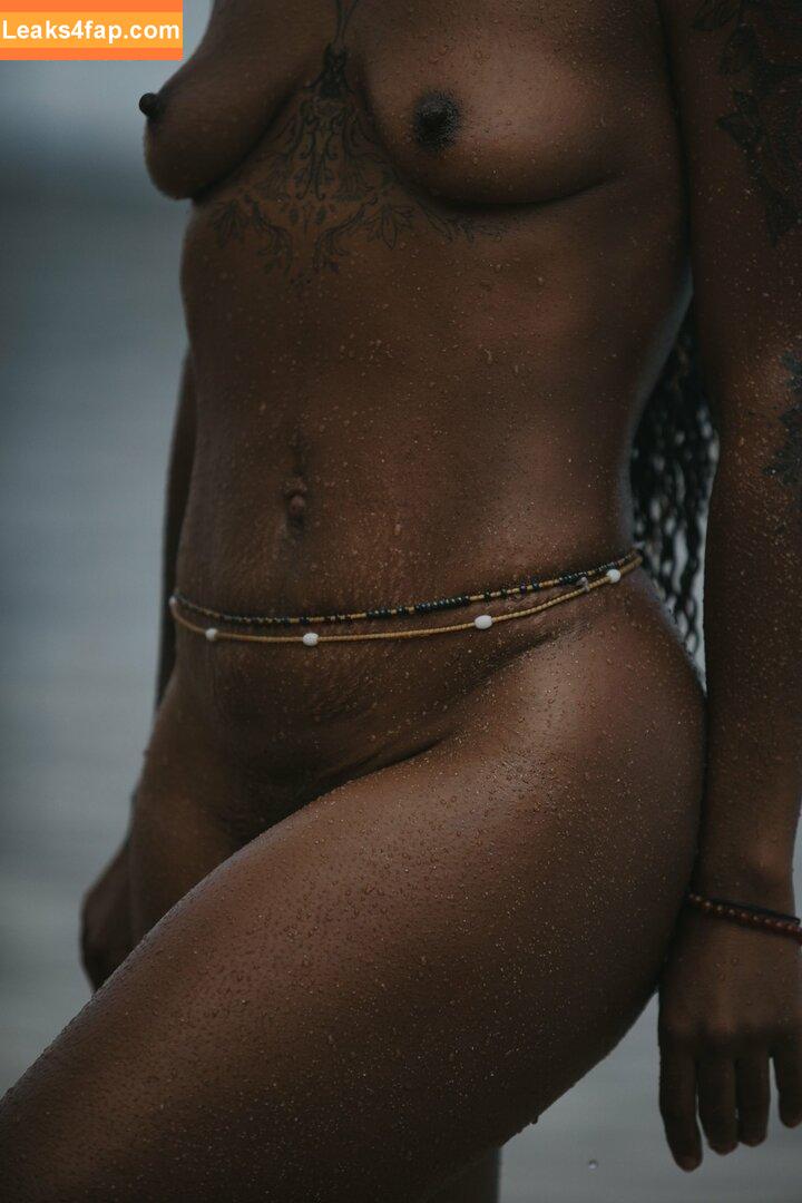 Aurelie Lily PoesieNue / _lillY________ / liilypoetry / poesienue leaked photo photo #0022