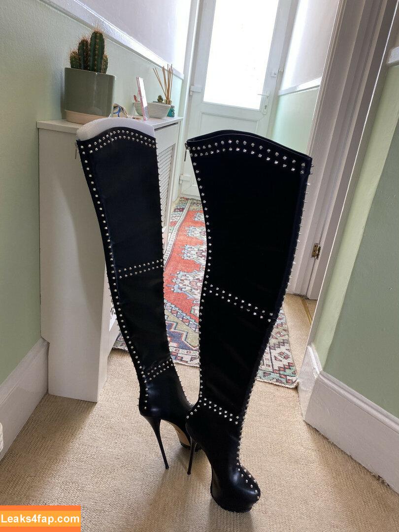 ava_austen / Manyvids / mrs_austen leaked photo photo #0618