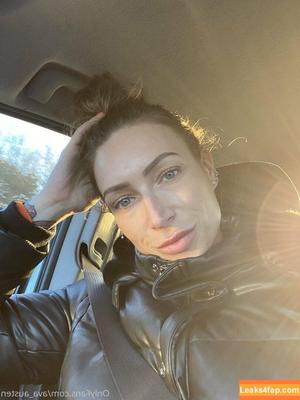 ava_austen photo #0392