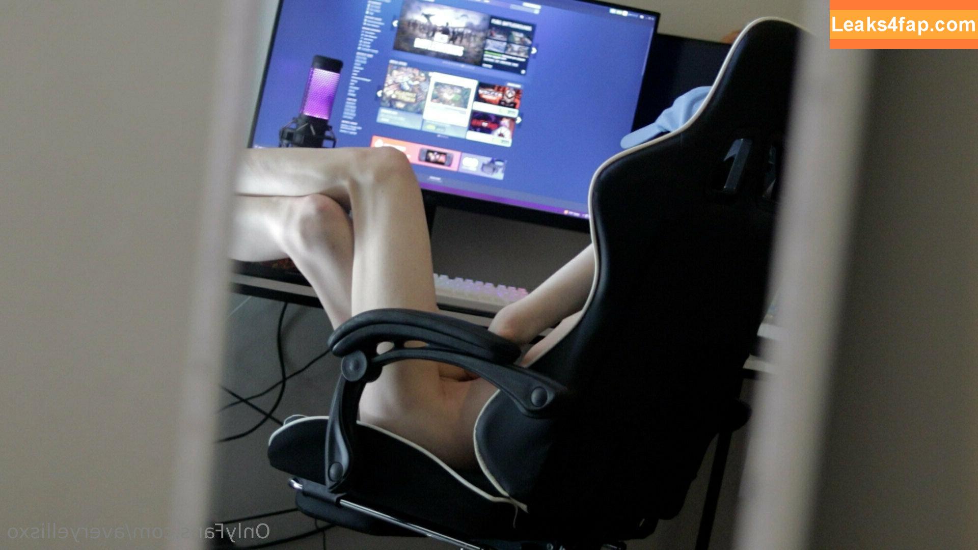 averyellisxo /  leaked photo photo #0024