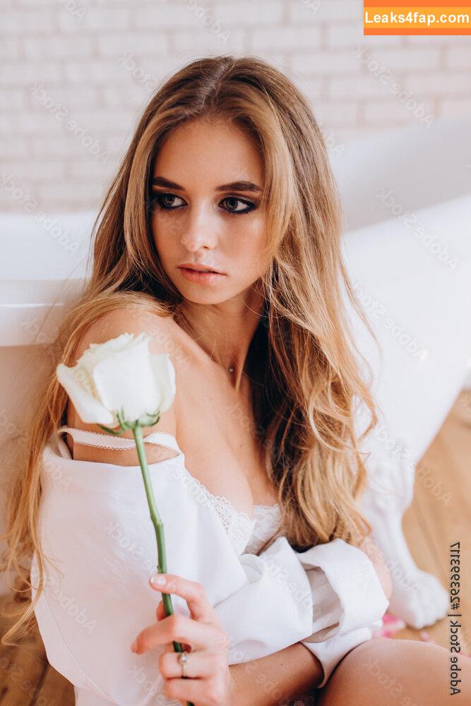 AvrilDollX / avril_dollx leaked photo photo #0055