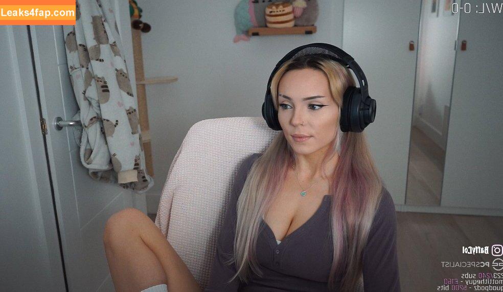 Baffy / buffylovesvampires / missbaffytwitch leaked photo photo #0024