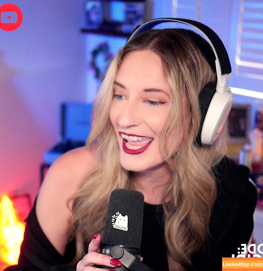 BasicWitGirl / tbhlessbasic leaked photo photo #0012