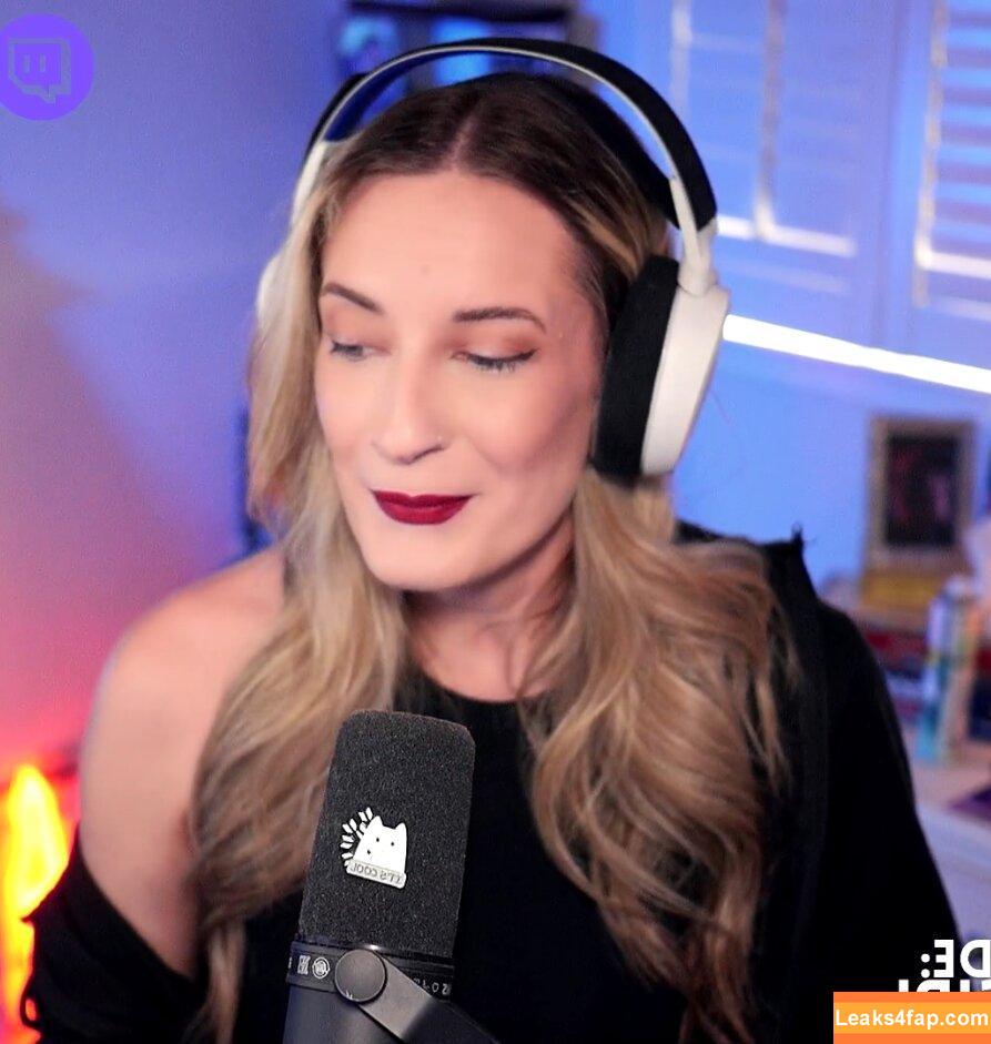 BasicWitGirl / tbhlessbasic leaked photo photo #0015