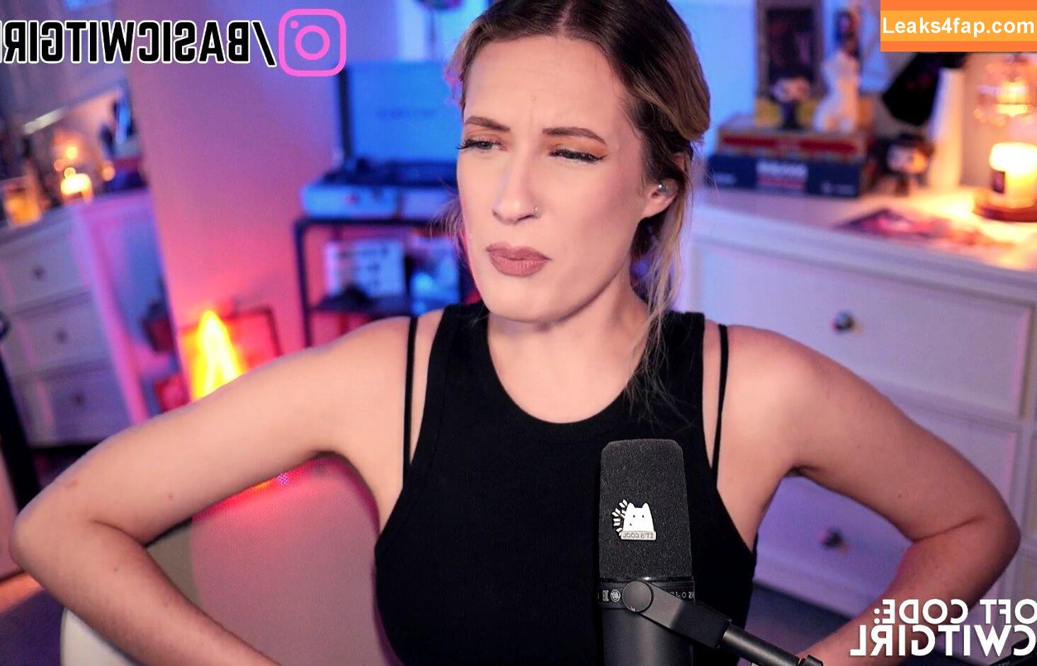 BasicWitGirl / tbhlessbasic leaked photo photo #0044