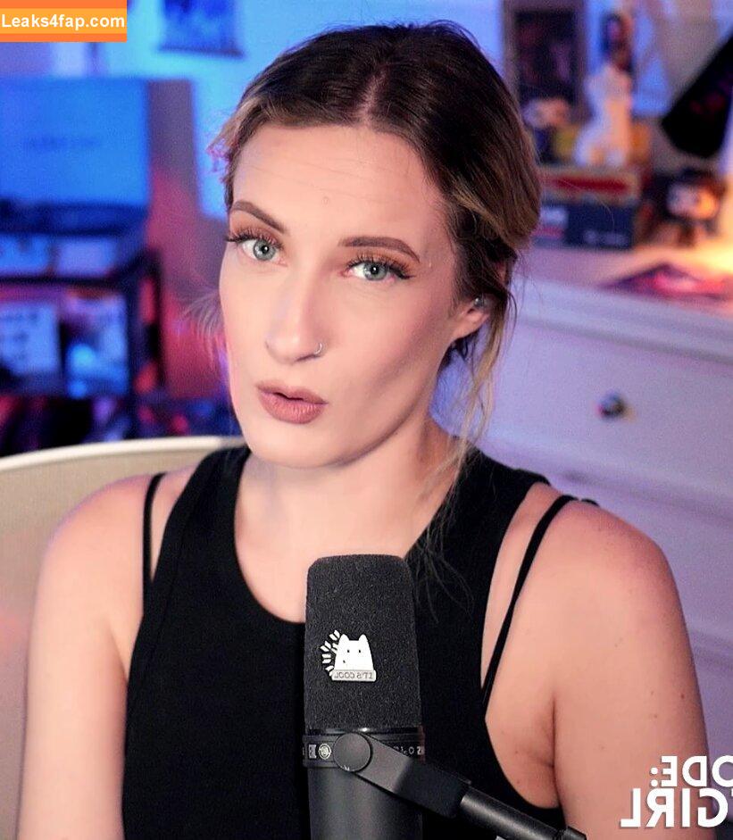 BasicWitGirl / tbhlessbasic leaked photo photo #0048