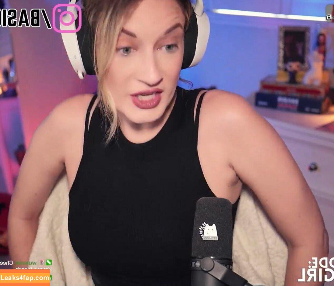 BasicWitGirl / tbhlessbasic leaked photo photo #0054