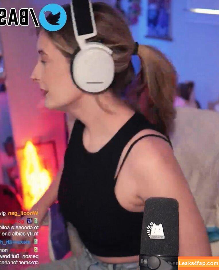 BasicWitGirl / tbhlessbasic leaked photo photo #0062