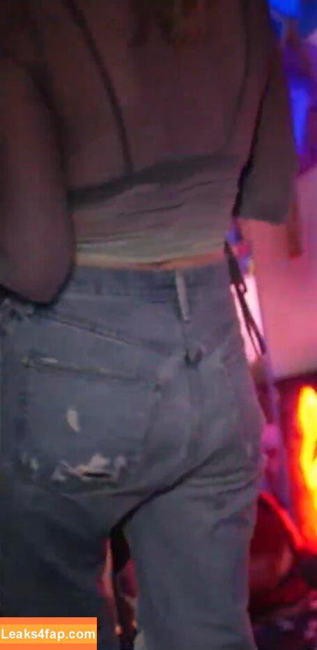 BasicWitGirl / tbhlessbasic leaked photo photo #0085