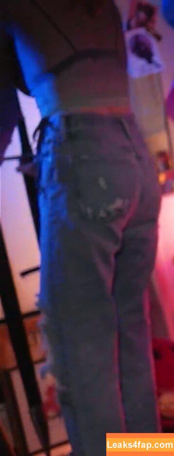 BasicWitGirl / tbhlessbasic leaked photo photo #0086
