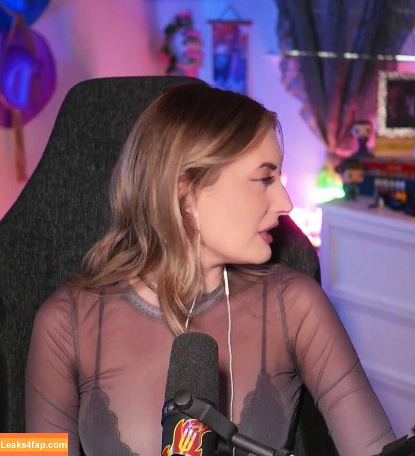 BasicWitGirl / tbhlessbasic leaked photo photo #0090