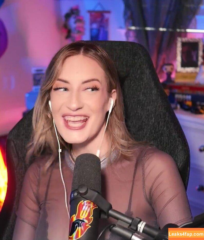 BasicWitGirl / tbhlessbasic leaked photo photo #0097