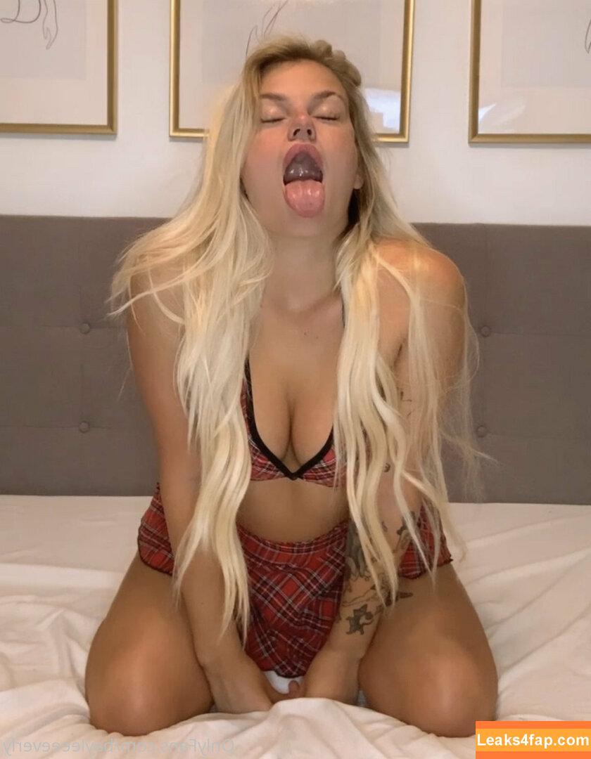 bayleeeeverly / bayleeeverly leaked photo photo #0008