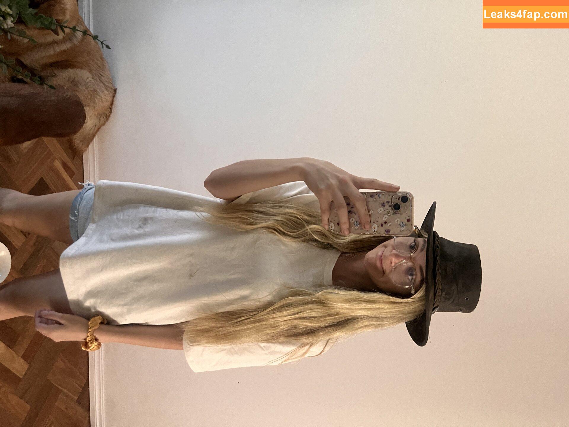 Bebahan / Bebahanofficial / carlacute_xxx leaked photo photo #0538