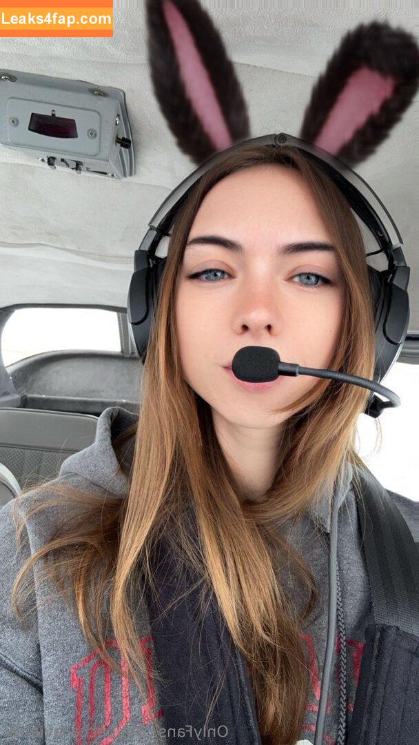 becca_aviatrix / imbeccad leaked photo photo #0003