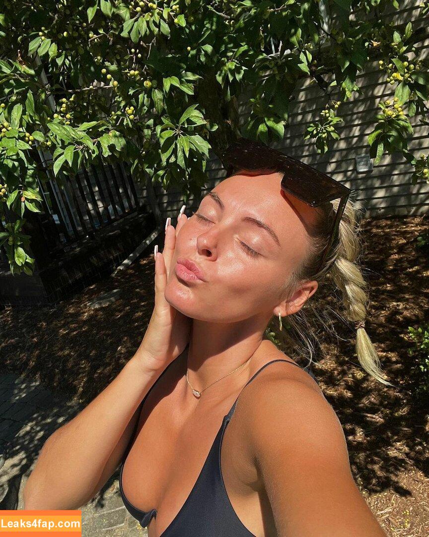 Beez ASMR / beezasmr leaked photo photo #0002